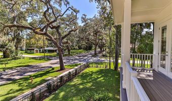130 NE Crystal St, Crystal River, FL 34428
