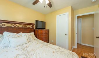 39 N Pershing Rd, Asheville, NC 28805