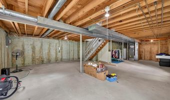 1592 Greenfield Crossing Ct, Ballwin, MO 63021