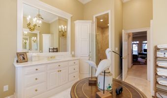 708 Town And Country Dr, Adel, GA 31620
