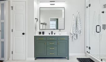 22530 FOREST RUN Dr, Ashburn, VA 20148