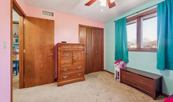 5301 Valley Rd, Ames, IA 50014