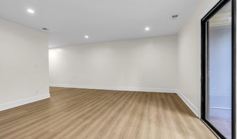 104 Dundee Ct, Aberdeen, NJ 07747