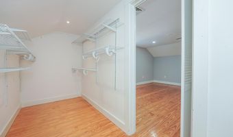 240 Oak St, Centerville, MA 02632