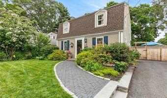 61 Harlem St, East Providence, RI 02916