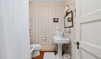 63 Longfellow Rd, Jamestown, RI 02835