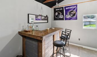 213 10th Ave SW, Altoona, IA 50009