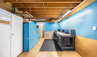 42 Yankee Ave, Bangor, ME 04401