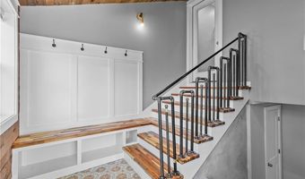 20 Summer St, Newport, RI 02840