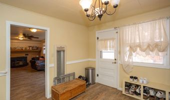912 S 6th St, Artesia, NM 88210