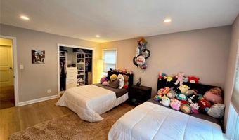 202 Pleasant Ave, Bergenfield, NJ 07621