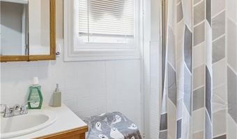 171 Lyon Ave, East Providence, RI 02914