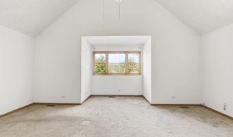 546 N 4th Ave, Addison, IL 60101