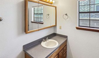 803 Latrobe Dr, Carlsbad, NM 88220
