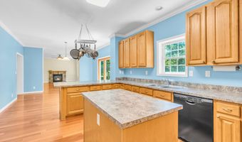 563 Vanderbilt Ave, Bayville, NJ 08721