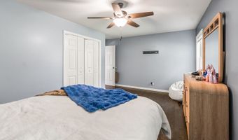 40233 N Lakeview Ave, Antioch, IL 60002