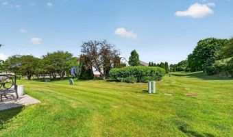 4001 Whitehall Ln, Algonquin, IL 60102