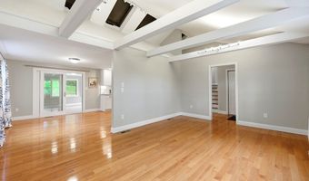 1185 Bay Rd, Amherst, MA 01002