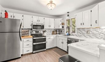 817 Limecrest Rd, Andover, NJ 07860