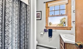 442 Dodge St, Block Island, RI 02807