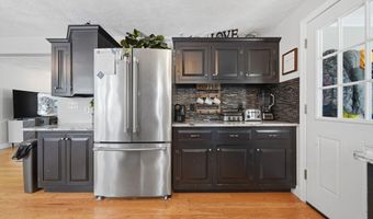 11 W Winkley St, Amesbury, MA 01913