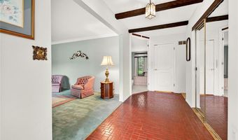 177 Wildwood Pkwy, Ballwin, MO 63011