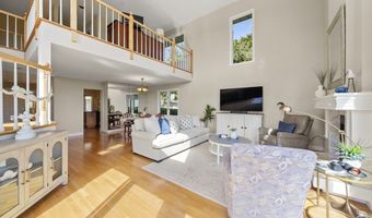 4 Bittersweet Ln 4, Bourne, MA 02532