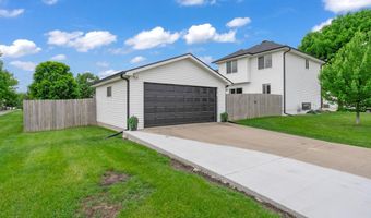 1001 9th Avenue Pl SE, Altoona, IA 50009