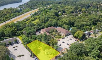 47 Macy St, Amesbury, MA 01913