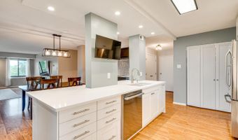 200 N PICKETT St 308, Alexandria, VA 22304