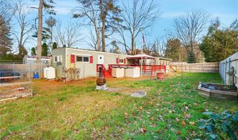 38 Oak Ter, Burrillville, RI 02839