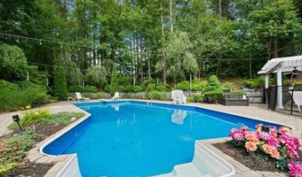 19 Elizabeth Dr, Auburn, MA 01501