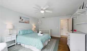67 Caswell St, Narragansett, RI 02882
