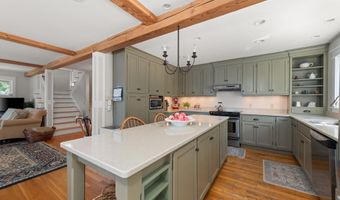 275 Shore Dr N, Bridgewater, NH 03222