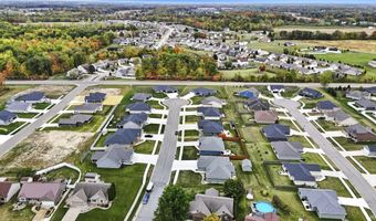 1603 Hickory Holw, Auburn, IN 46706