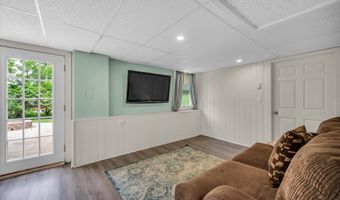 7 Beechwood Cir, Cromwell, CT 06416