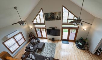 4 Debbie Dr, Altamont, NY 12009