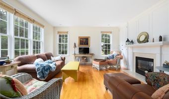150 Delta Dr, North Kingstown, RI 02874