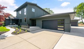 2777 Donna Dr, Columbus, OH 43220