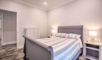4082 Cardinal St, Bay St. Louis, MS 39520