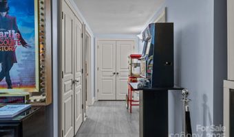 11 Hearthstone Dr, Asheville, NC 28803