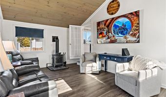 70 Pettee Ave, North Kingstown, RI 02852