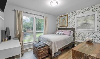 3701 Lynette Ct, Charlotte, NC 28217