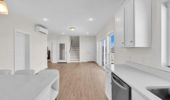 42 Carlyle Dr, Bayville, NJ 08721