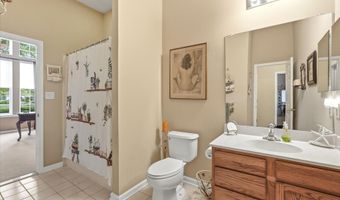 8 Meadowbrook Aly, Barnegat, NJ 08005