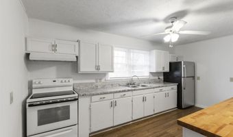 1006 Woodall St, Albertville, AL 35951