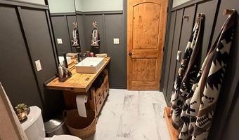 106 Bennett Creek Rd, Clark, WY 82435