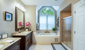 28 Jumping Brook Ln, Barnegat, NJ 08005