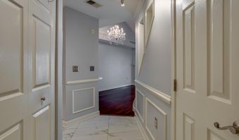 2310 14TH St N 402, Arlington, VA 22201