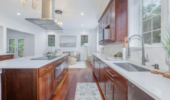 9715 SINGLETON Dr, Bethesda, MD 20817